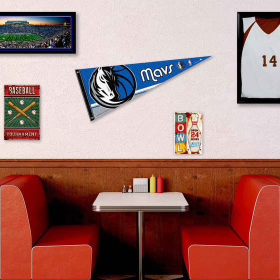 Dallas Mavericks Pennant Flag and Wall Tack Pads Mounts