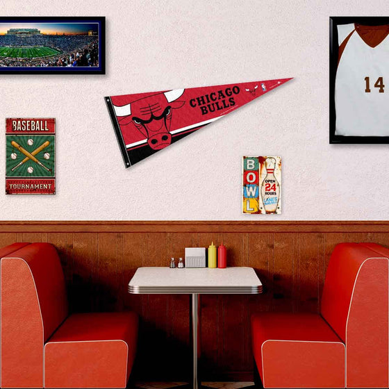 Chicago Bulls Pennant Flag and Wall Tack Pads Mounts