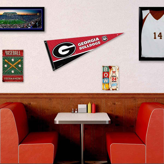 College Flags & Banners Co. Georgia Bulldogs Pennant Flag and Wall Tack Mount Pads