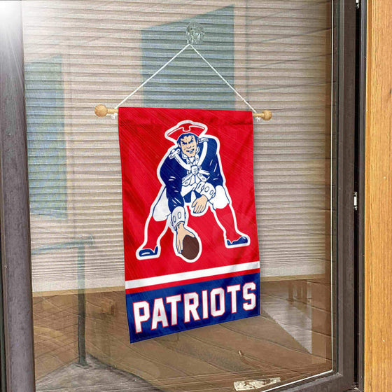 New England Patriots Vintage Pat Patriot Banner Window Wall Hanging Flag with Suction Cup