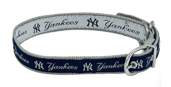 New York Yankees Reversible Collar Pets First - 757 Sports Collectibles