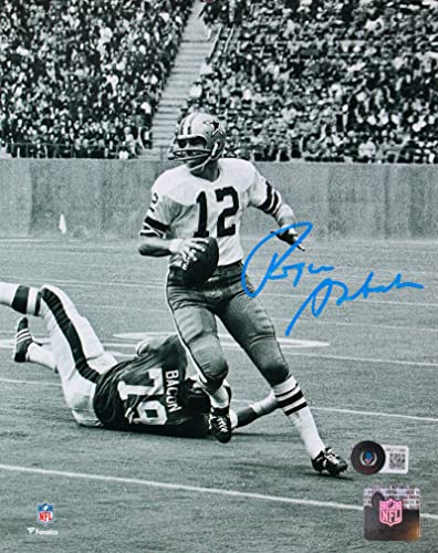 Roger Staubach Autographed Cowboys 8x10 B&W Scrambling FP Photo-Beckett W Hologram Blue - 757 Sports Collectibles