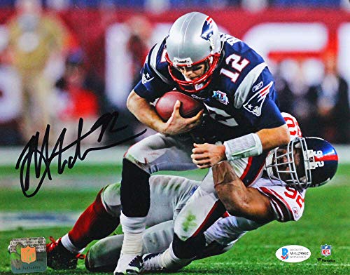 Michael Strahan Autographed NY Giants 8x10 Tackling Brady Photo-Beckett W Black - 757 Sports Collectibles