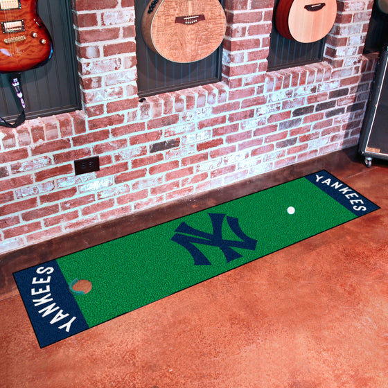 New York Yankees Putting Green Mat - 1.5ft. x 6ft.