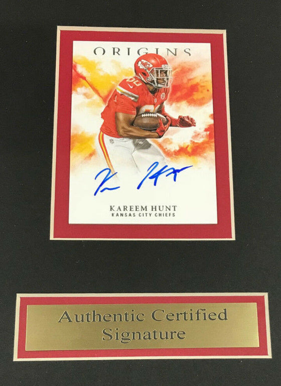 KAREEM HUNT KANSAS CITY CHIEFS AUTOGRAPHED CARD WITH 8X10 Photo Framed