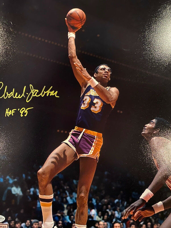 Kareem Abdul Jabber Autographed LA Lakers 16x20 Photo HOF 95 Beckett