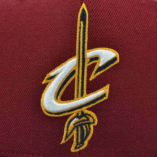 Cleveland Cavaliers REFLECTIVE STAR VISOR SNAPBACK Mitchell & Ness NBA Hat