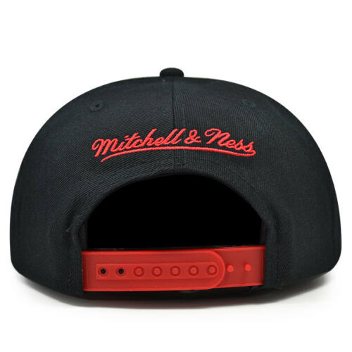 Chicago Bulls LASER CUT LEATHER Snapback Mitchell & Ness NBA Hat